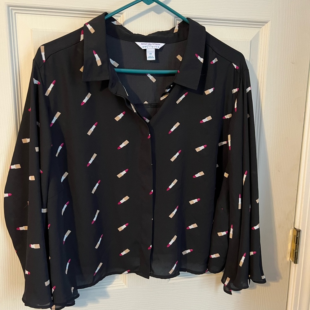 Ashley Nell Tipton Womens lipstick button shirt with wing sleeves
